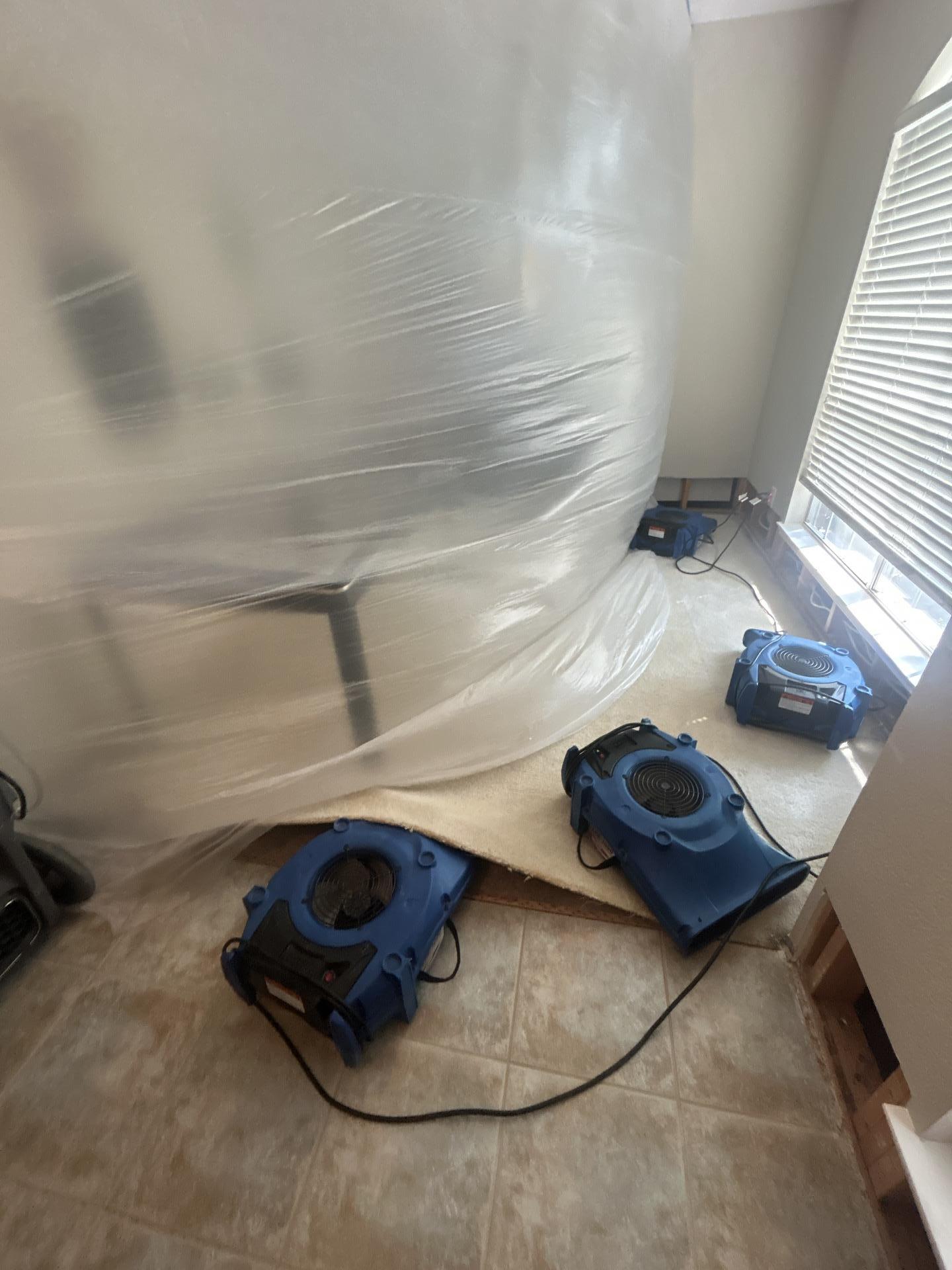 Complete containment setup with air movers