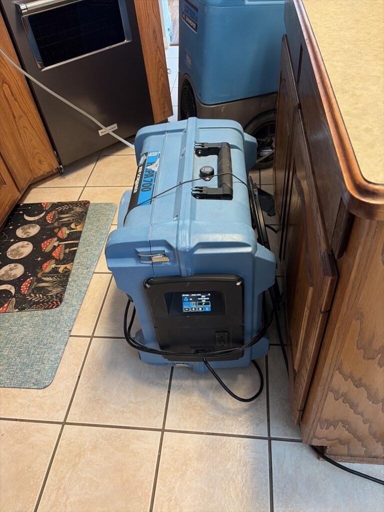 kitchen water damage - drying