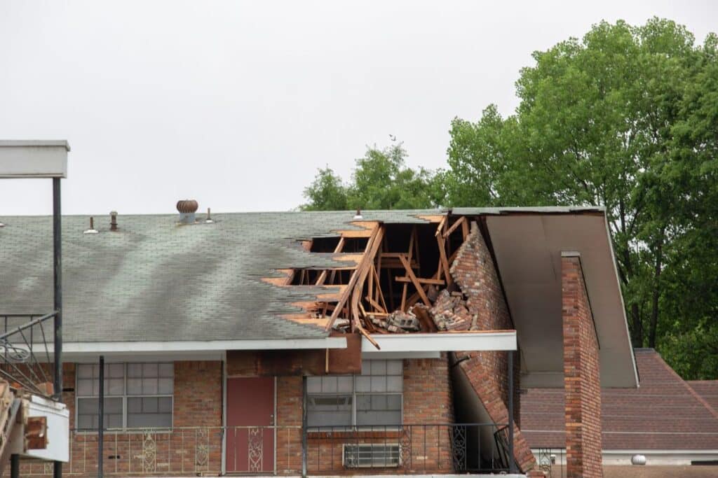What Sets a Large-Loss Response Apart